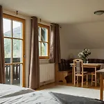 Haus Enzian Apartmán *