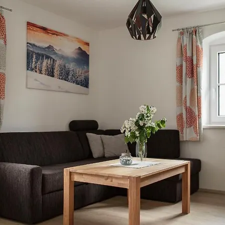 Haus Enzian Apartment *