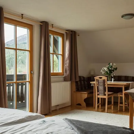 Haus Enzian Apartmán *